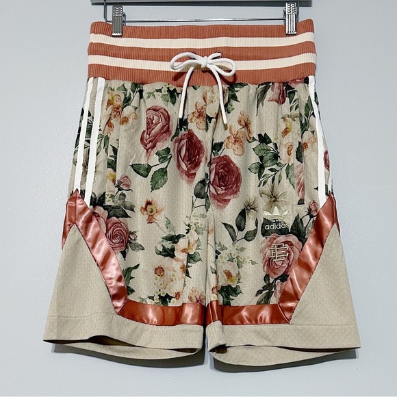 NWT Adidas Eric Emanuel Logo Shorts in Khaki Floral - Picture 3 of 9
